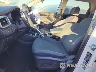 Zdjęcie 7 z 12 samochodu: 2019 KIA SORENTO LX V6 VIN:5XYPG4A52KG559753 - miniatura
