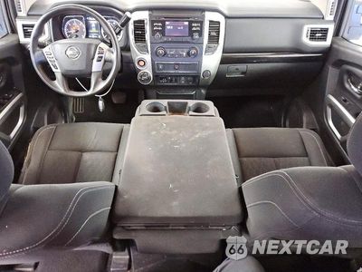 Zdjęcie 8 z 12 samochodu: 2017 NISSAN TITAN XD SV VIN:1N6BA1F3XHN568832 - miniatura