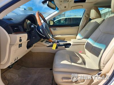 Zdjęcie 7 z 12 samochodu: 2014 LEXUS ES 300H VIN:JTHBW1GG3E2057335 - miniatura