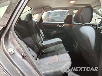 Zdjęcie 10 z 12 samochodu: 2019 NISSAN SENTRA SV VIN:3N1AB7AP5KY344793 - miniatura