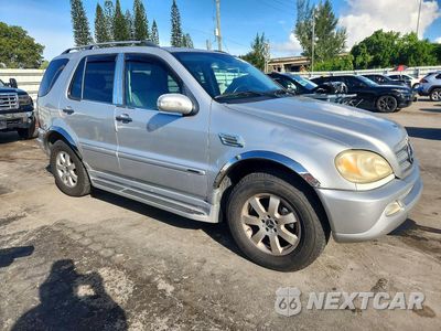 Czwarte zdjęcie samochodu z boku: 2005 MERCEDES-BENZ ML 350 VIN:4JGAB57EX5A539431 - miniatura