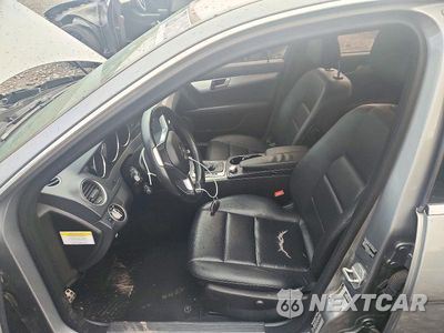 Zdjęcie 7 z 12 samochodu: 2014 MERCEDES-BENZ C 300 4MATIC VIN:WDDGF8AB9ER324567 - miniatura
