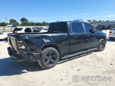 Trzecie zdjęcie samochodu z tyłu: 2019 RAM 1500 BIG HORN/LONE STAR VIN:1C6RREMT7KN801133 - miniatura