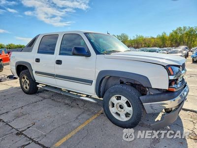 Czwarte zdjęcie samochodu z boku: 2004 CHEVROLET AVALANCHE K1500 VIN:3GNEK12T64G316850 - miniatura