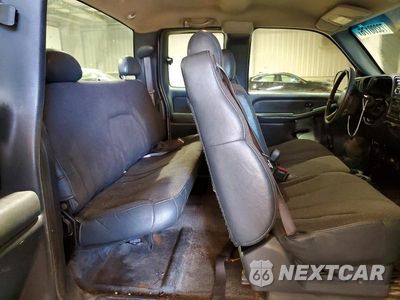 Zdjęcie 10 z 12 samochodu: 2001 CHEVROLET SILVERADO C1500 VIN:2GCEC19V511170703 - miniatura