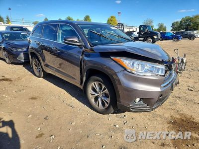 Czwarte zdjęcie samochodu z boku: 2015 TOYOTA HIGHLANDER XLE VIN:5TDJKRFH4FS090341 - miniatura