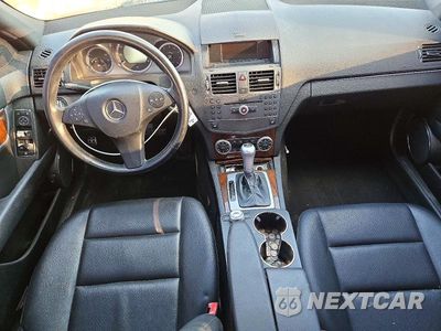 Zdjęcie 8 z 13 samochodu: 2010 MERCEDES-BENZ C 300 4MATIC VIN:WDDGF8BBXAR131272 - miniatura