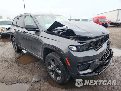 Czwarte zdjęcie samochodu z boku: 2024 JEEP GRAND CHEROKEE LAREDO VIN:1C4RJHAG7RC162752 - miniatura