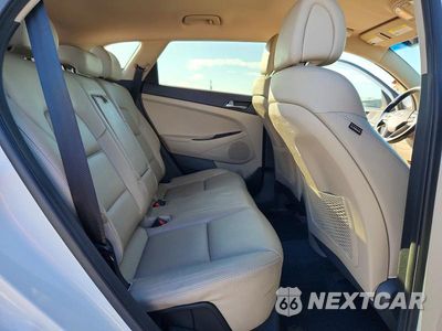 Zdjęcie 11 z 13 samochodu: 2017 HYUNDAI TUCSON SE PLUS VIN:KM8J33A47HU562542 - miniatura