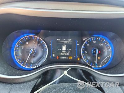 Zdjęcie 9 z 12 samochodu: 2020 CHRYSLER PACIFICA TOURING L VIN:2C4RC1BG1LR275384 - miniatura