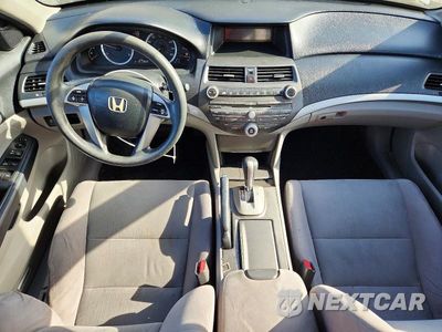 Zdjęcie 8 z 12 samochodu: 2011 HONDA ACCORD LX VIN:1HGCP2F38BA134761 - miniatura
