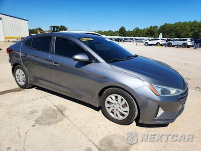 Czwarte zdjęcie samochodu z boku: 2019 HYUNDAI ELANTRA SE VIN:5NPD74LF2KH492590 - miniatura