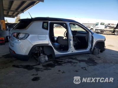 Trzecie zdjęcie samochodu z tyłu: 2025 JEEP COMPASS LIMITED VIN:3C4NJDCNXST622788 - miniatura