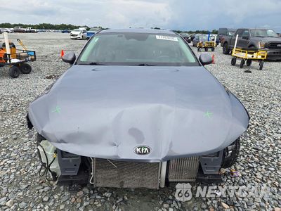 Piąte zdjęcie samochodu w środku: 2021 KIA K5 LX VIN:5XXG24J27MG006379 - miniatura