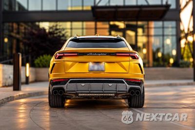 Zdjęcie 12 z 14 samochodu: 2019 LAMBORGHINI URUS VIN:ZPBUA1ZL5KLA02127 - miniatura