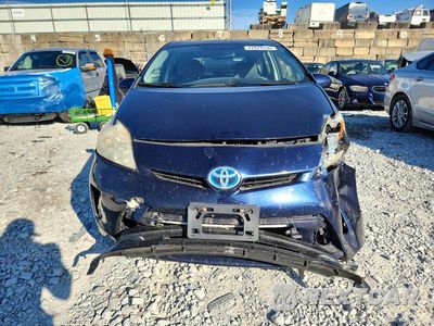 Piąte zdjęcie samochodu w środku: 2013 TOYOTA PRIUS TWO VIN:JTDKN3DU3D0348129 - miniatura