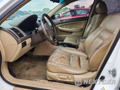 Zdjęcie 7 z 12 samochodu: 2005 HONDA ACCORD EX VIN:1HGCM56815A039629 - miniatura