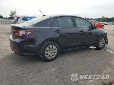 Trzecie zdjęcie samochodu z tyłu: 2018 KIA RIO LX VIN:3KPA24AB6JE070441 - miniatura