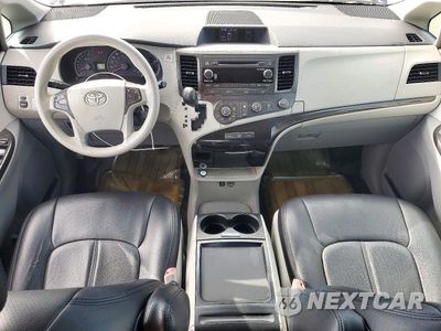 Zdjęcie 8 z 14 samochodu: 2011 TOYOTA SIENNA LE VIN:5TDKK3DC4BS023483 - miniatura