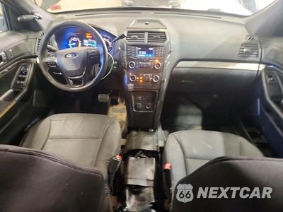 Zdjęcie 8 z 13 samochodu: 2019 FORD EXPLORER POLICE INTERCEPTOR VIN:1FM5K8AR4KGB23916 - miniatura