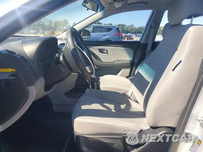 Zdjęcie 7 z 12 samochodu: 2010 HYUNDAI ELANTRA GLS VIN:KMHDU4AD8AU842959 - miniatura