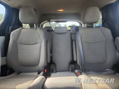 Zdjęcie 10 z 14 samochodu: 2025 TOYOTA SIENNA LE VIN:5TDKRKEC8SS232262 - miniatura