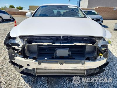 Piąte zdjęcie samochodu w środku: 2018 GENESIS G90 PREMIUM VIN:KMHG34JA7JU047567 - miniatura