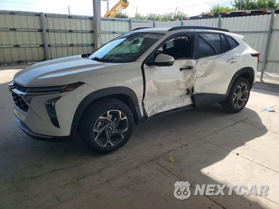 2025 CHEVROLET TRAX 1LT KL77LHEP2SC043344 - główne zdjęcie licytacji z USA - miniatura