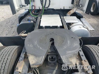 Zdjęcie 13 z 13 samochodu: 2019 KENWORTH T680 SEMI TRUCK VIN:1XKYA48X6KJ297320 - miniatura