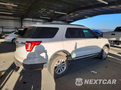 Trzecie zdjęcie samochodu z tyłu: 2017 FORD EXPLORER XLT VIN:1FM5K7D86HGA12497 - miniatura