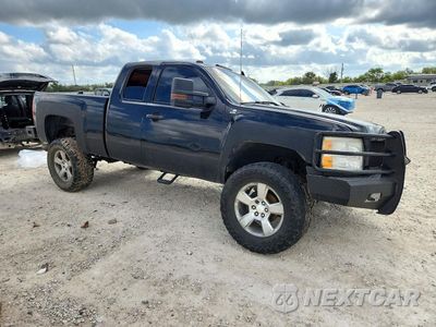 Czwarte zdjęcie samochodu z boku: 2013 CHEVROLET SILVERADO K1500 LT VIN:1GCRKSE7XDZ240676 - miniatura