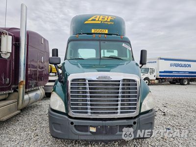 Piąte zdjęcie samochodu w środku: 2016 FREIGHTLINER CASCADIA 113 SEMI TRUCK VIN:3AKBGADV9GDHE0221 - miniatura