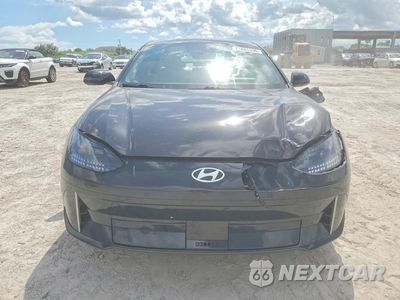 Piąte zdjęcie samochodu w środku: 2025 HYUNDAI IONIQ 6 SEL VIN:KMHM34ACXSA115545 - miniatura