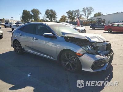 Czwarte zdjęcie samochodu z boku: 2018 HONDA CIVIC SPORT VIN:SHHFK7H45JU432024 - miniatura