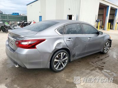 Trzecie zdjęcie samochodu z tyłu: 2016 NISSAN ALTIMA 2.5 SR VIN:1N4AL3AP9GC263501 - miniatura