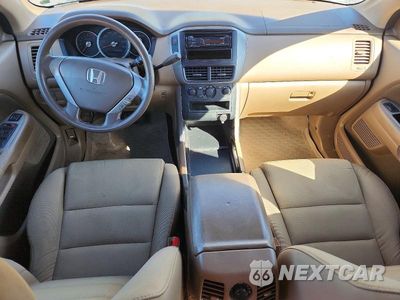 Zdjęcie 8 z 13 samochodu: 2006 HONDA PILOT LX VIN:5FNYF28126B034123 - miniatura