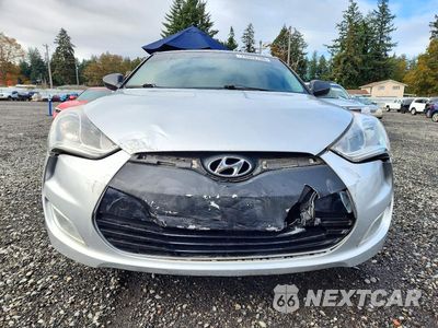 Piąte zdjęcie samochodu w środku: 2012 HYUNDAI VELOSTER BASE VIN:KMHTC6AD7CU046832 - miniatura