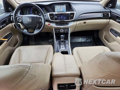 Zdjęcie 8 z 12 samochodu: 2015 HONDA ACCORD TOURING HYBRID VIN:1HGCR6F77FA001063 - miniatura