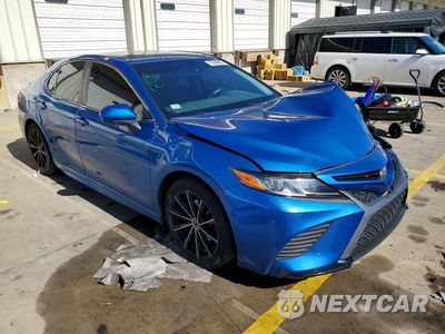 Czwarte zdjęcie samochodu z boku: 2018 TOYOTA CAMRY SE VIN:4T1B11HK8JU058123 - miniatura
