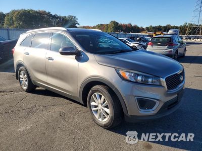 Czwarte zdjęcie samochodu z boku: 2018 KIA SORENTO LX VIN:5XYPG4A39JG371910 - miniatura