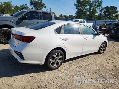 Trzecie zdjęcie samochodu z tyłu: 2021 KIA FORTE LXS VIN:3KPF24AD0ME386378 - miniatura