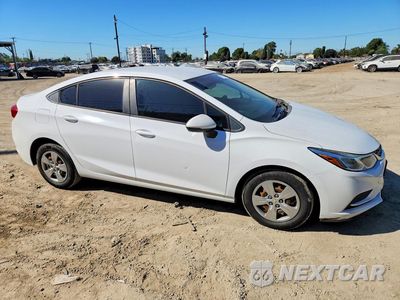 Czwarte zdjęcie samochodu z boku: 2018 CHEVROLET CRUZE LS VIN:1G1BC5SM9J7240095 - miniatura