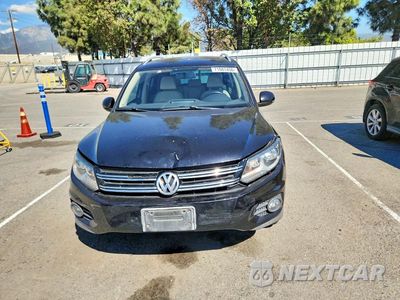 Piąte zdjęcie samochodu w środku: 2012 VOLKSWAGEN TIGUAN S VIN:WVGAV7AX3CW532026 - miniatura