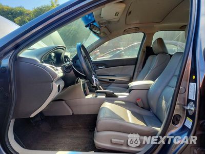 Zdjęcie 7 z 12 samochodu: 2010 HONDA ACCORD EXL VIN:1HGCP2F88AA064933 - miniatura