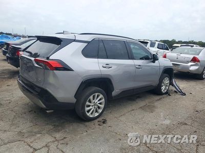 Trzecie zdjęcie samochodu z tyłu: 2022 TOYOTA RAV4 SE VIN:4T3T6RFV5NU093605 - miniatura