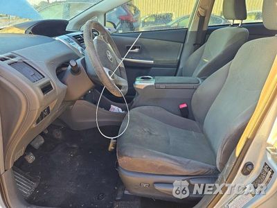 Zdjęcie 7 z 12 samochodu: 2014 TOYOTA PRIUS V THREE VIN:JTDZN3EU9E3334748 - miniatura