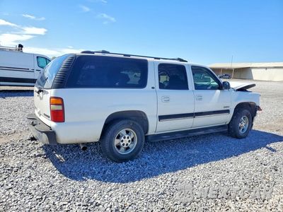 Trzecie zdjęcie samochodu z tyłu: 2001 CHEVROLET SUBURBAN K1500 VIN:3GNFK16T91G125255 - miniatura
