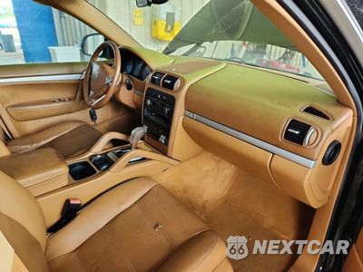 Zdjęcie 8 z 13 samochodu: 2006 PORSCHE CAYENNE VIN:WP1AA29P96LA24106 - miniatura