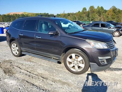 Czwarte zdjęcie samochodu z boku: 2017 CHEVROLET TRAVERSE LT VIN:1GNKVGKD2HJ201625 - miniatura