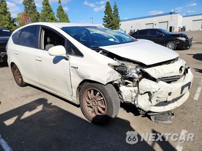 Czwarte zdjęcie samochodu z boku: 2013 TOYOTA PRIUS V THREE VIN:JTDZN3EU5D3212757 - miniatura